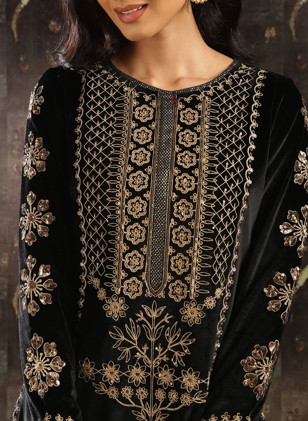 Black Heavily Embroidered Party-wear Velvet Kurta