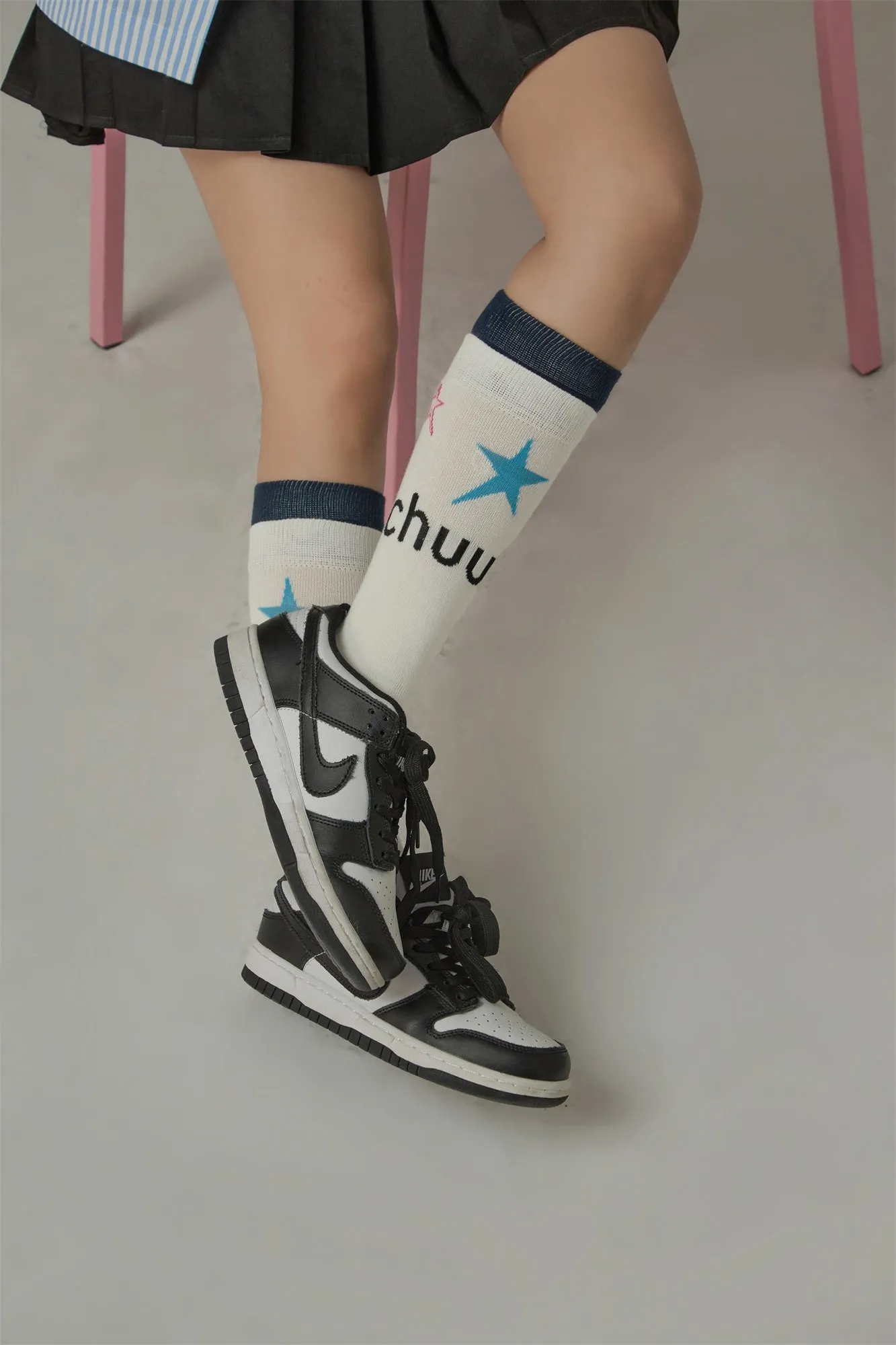 Chuu Logo Star Color Socks