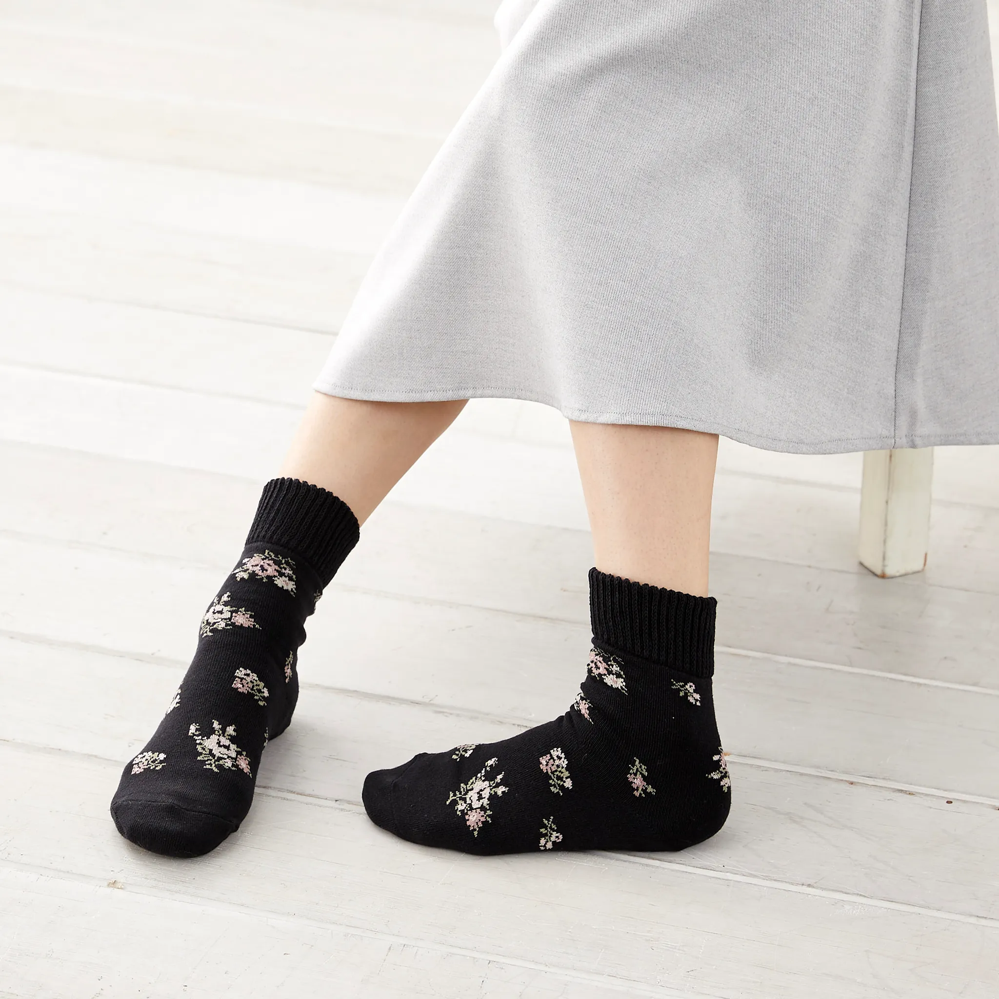 Smooth-heel socks double-layer wool blend [Flowers] - 744